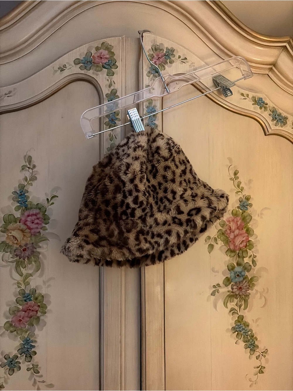 Faux Fur Leopard Print Bucket Hat - Brown